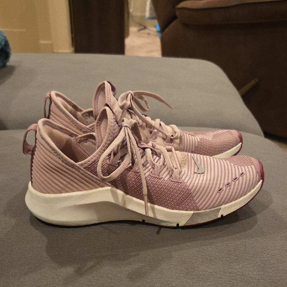 Nike Women's Mauve Sneakers